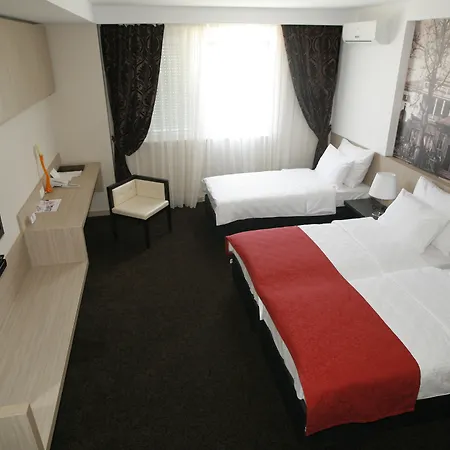 City Hotel Mostar מלון