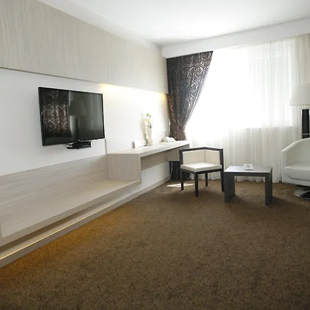 Hotel City Hotel Mostar 4*