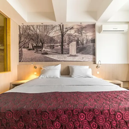 City Hotel Mostar מלון 4*