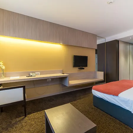 City Hotel Mostar מוסטר