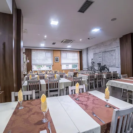 City Hotel Mostar 4* מוסטר