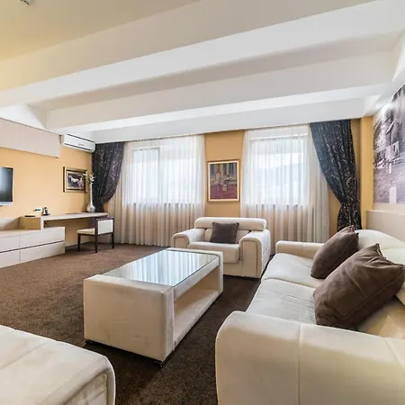 City Hotel Mostar 4*
