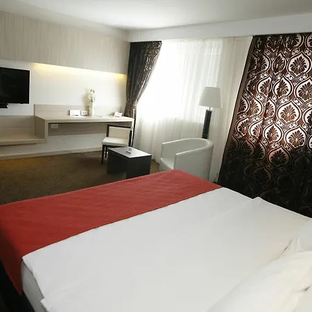 City Hotel Mostar 4*