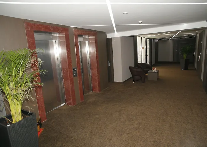 Hotel City Hotel Mostar 4*